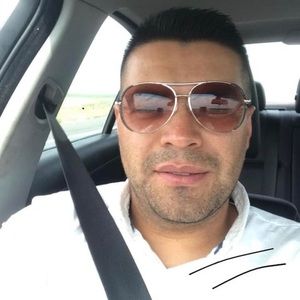 Meet your Posher, Carlos